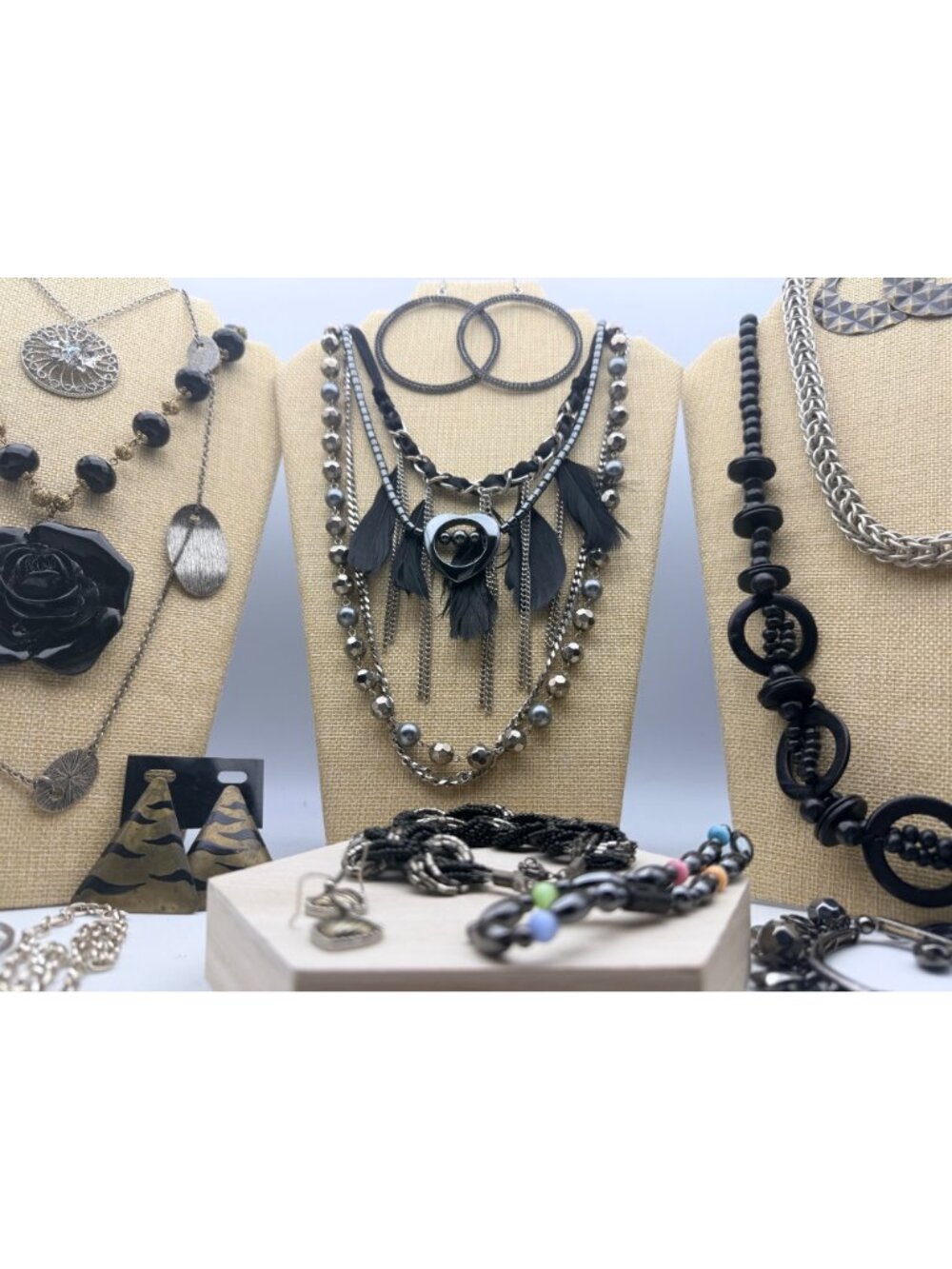 Black & Silver Costume Jewelry Lot 25+ PCs Necklaces Earrings Bracelets Wearable - Picture 2 of 14
